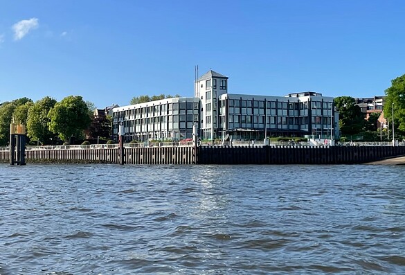 Die Strandlust von der Weser aus gesehen