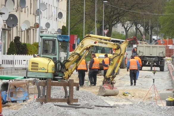 Baumaschinen auf der Baustelle