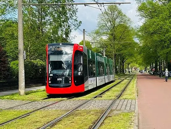 Fahrende Straßenbahn