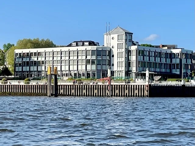 Die Strandlust von der Weser aus gesehen