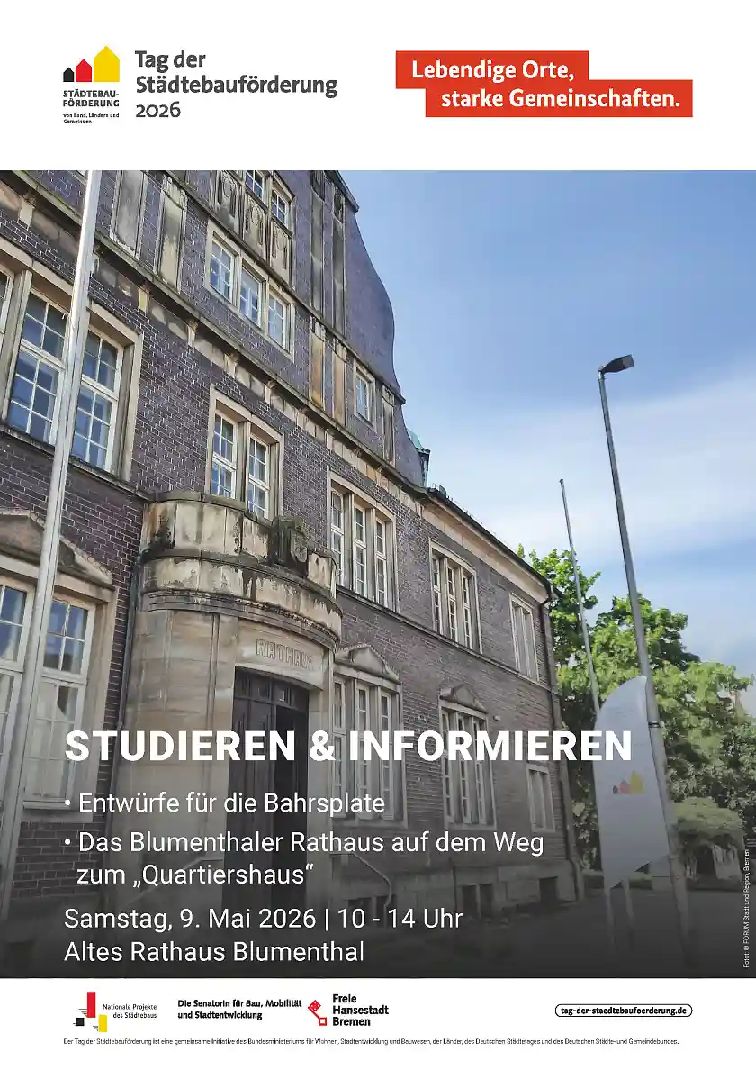 Das Foto zeigt ein Plakat mit einem Gebäude und einem Textfeld