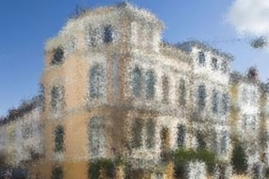 Gepixeltes Foto eines Altbaus