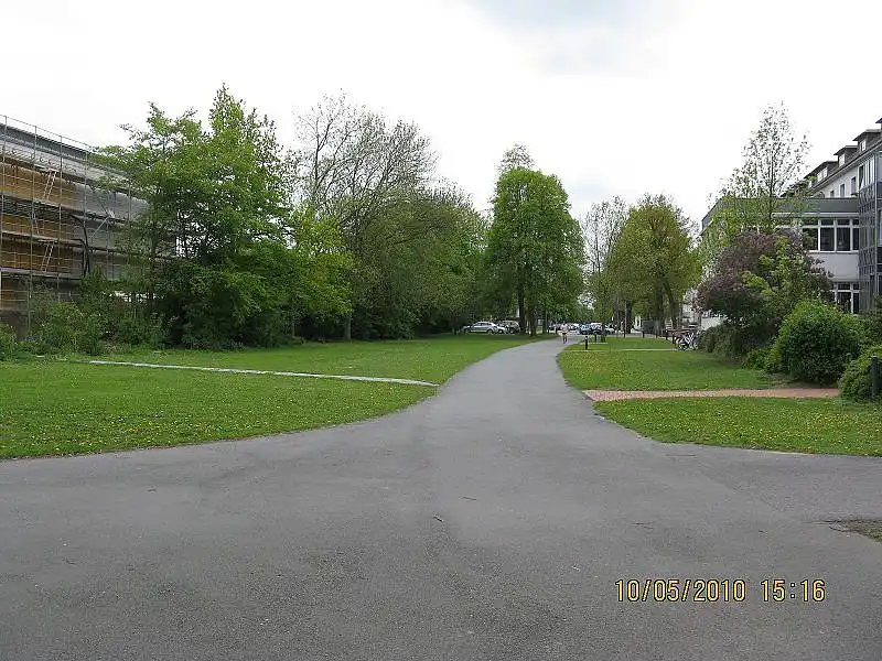 Die Gr&uuml;nfl&auml;che im Bestand, Blickrichtung Niedersachsendamm