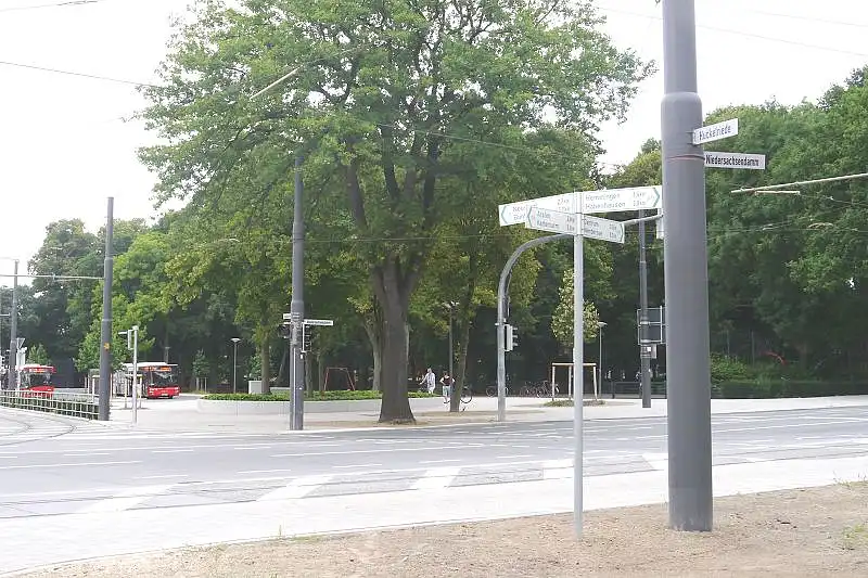Stadtplatz von der Kreuzung Niedersachsendamm aus gesehen
