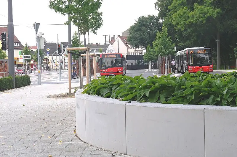 Die Anlage vom Stadtplatz aus gesehen