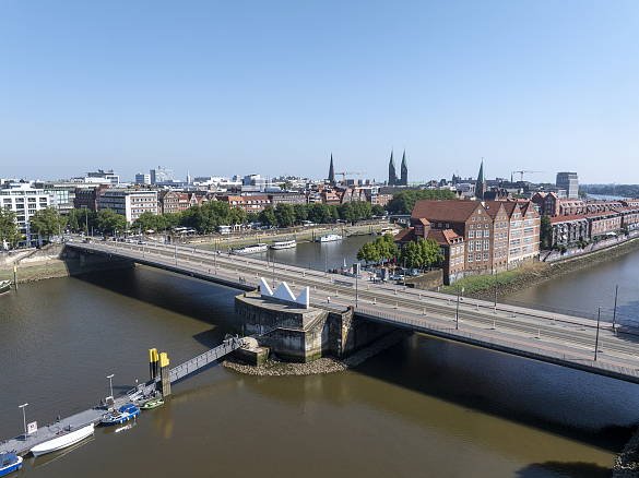 Luftaufnahme der Bürgermeister-Smidt-Brücke