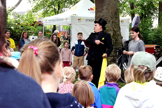 Zauberer bei der Auff&uuml;hrung