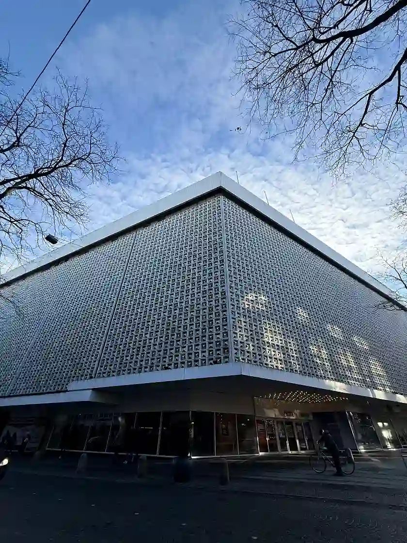 Blick auf das jetzige Gebäude