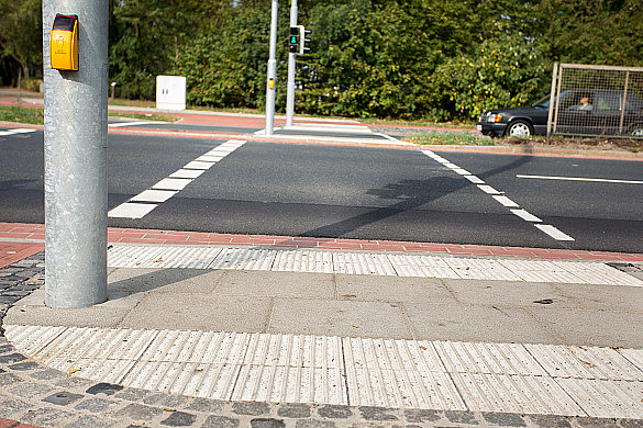 Taktile Streifen an einer Ampel