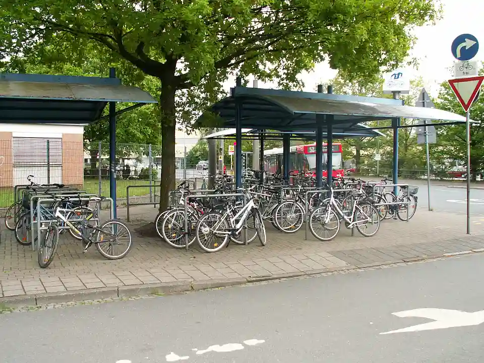 Bike + Ride - Station am Roland-Center in Huchting. Quelle: KWK-Freiraum-Planung