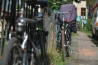 Abgestellte Fahrräder im Quartier