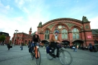 Radfahrer vor dem Bremer Hauptbahnhof. Quelle: H. Grundey