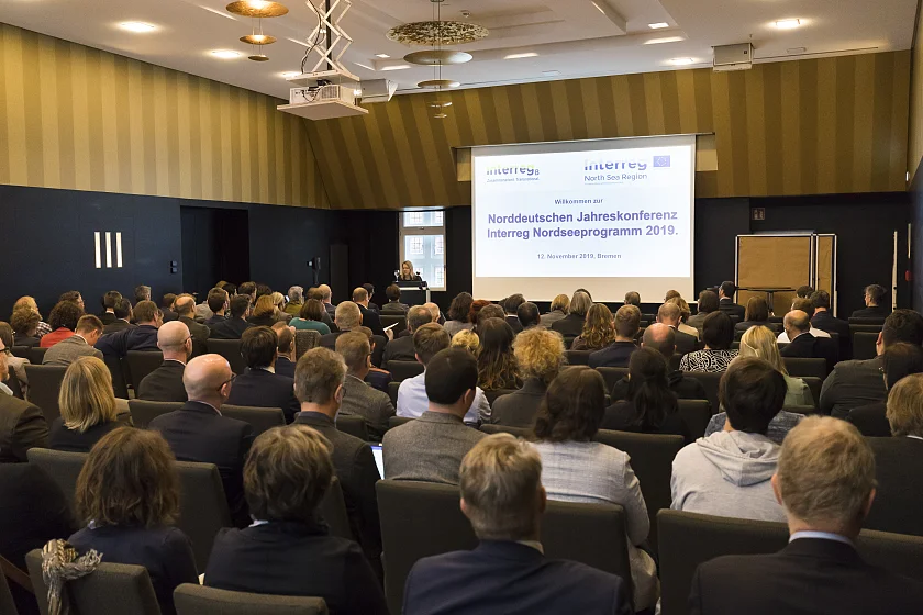 Umweltsenatorin Dr. Maike Schaefer bei der Interreg Konferenz 2019 mit rund 150 Teilnehmenden (c)Thomas Hellmann|SKUMS