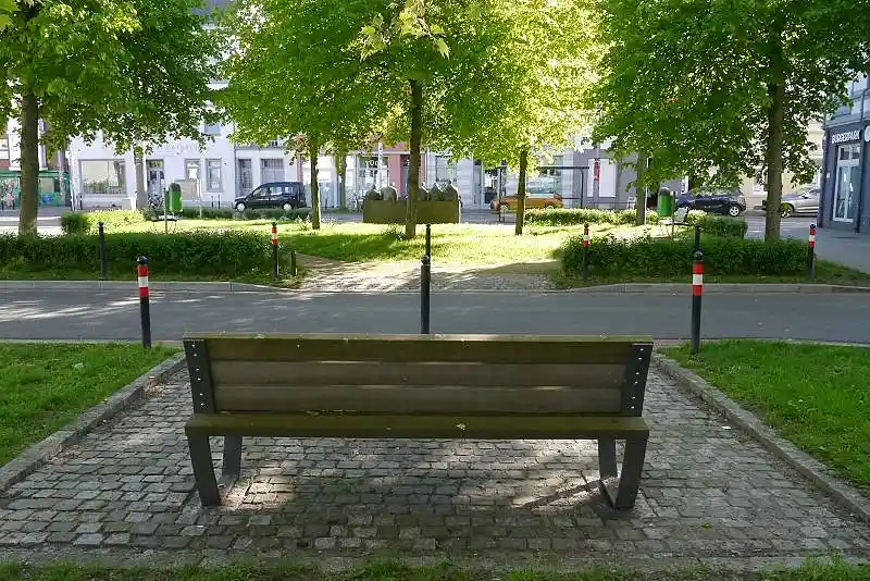 Bankblick &uuml;ber den Platz zum Buntentorsteinweg