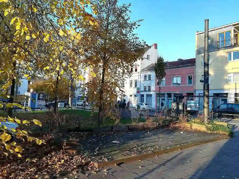Platz mit alter Terrasse