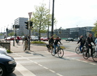 Radfahrer vor der Wilhelm-Kaisen-Brücke heute. Quelle: KWK-Freiraumplanung