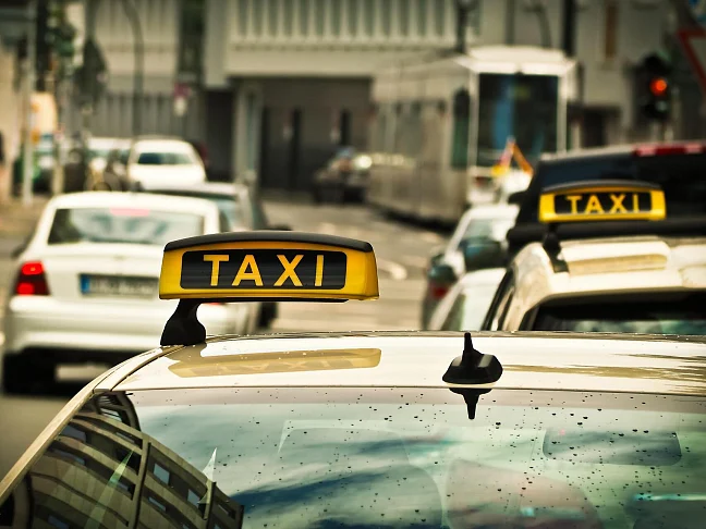 Parkendes Taxi