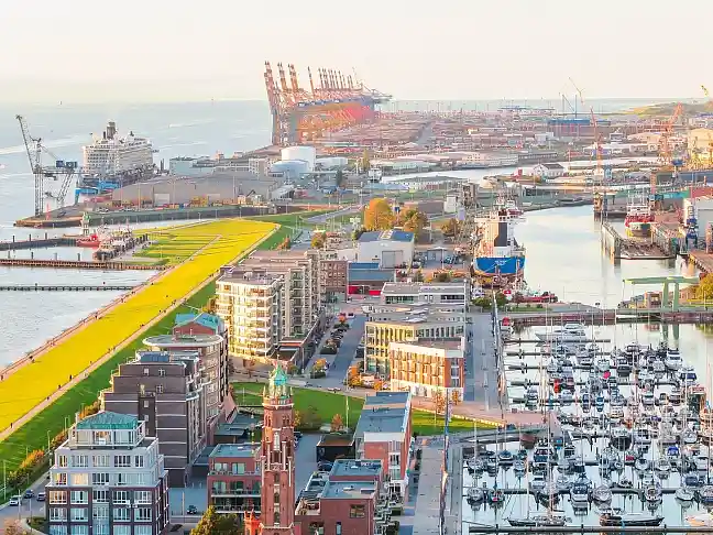 Blick auf Hafen in Bremerhaven