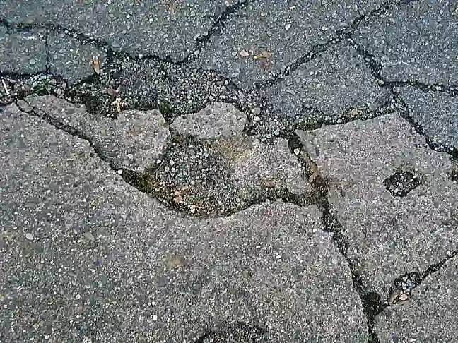 Straßenschäden als Beispielbild